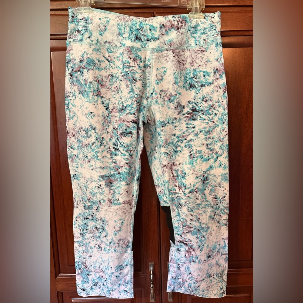 Women’s Calvin Klein Performance Patterned Leggings. Turquoise, Maroon & White